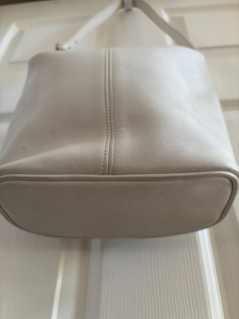 Vintage Coach 4148 White Leather Bucket Bag - Picture 4 of 5